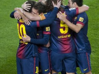 Los jugadores del Barça celebran uno de sus goles al Atlético