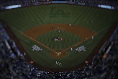 Vista del partido de béisbol entre Los Astros de Houston y los Dodgers de Los Ángeles celebrado en el Dodger Stadium.