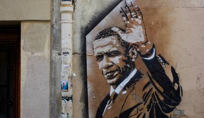 Pintura mural del expresidente de EE UU Barack Obama en París.