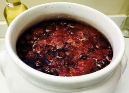 Frutos rojos en proceso de fermentación.