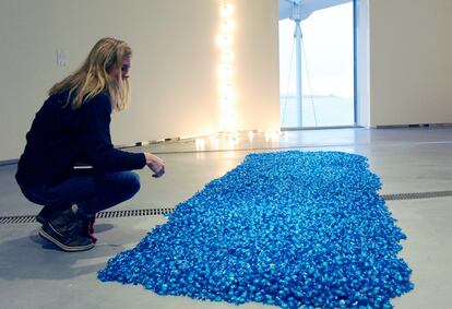 Felix Gonzales-Torres' 'Untitled (Blue Placebo)' at the Astrup Fearnley Museum in Oslo, Norway, in 2015.