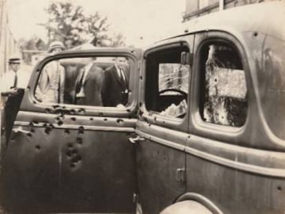 Ford V8 Sedan de Bonnie e Clyde, alvejado