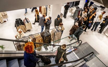 Nueva tienda de Zara en Róterdam (Países Bajos), inaugurada en noviembre. Es el mayor establecimiento de la marca en el mundo.
