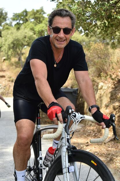 Nicolas Sarkozy, ejercit&aacute;ndose durante sus vacaciones en Cap Negre (Francia), a principios de julio.