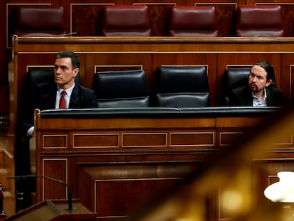 Spanish PM Pedro Sánchez (l) and Deputy Prime Minister Pablo Iglesias in Congress.