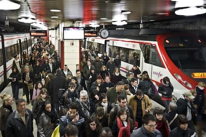L'estació de tren de Plaça Catalunya.
