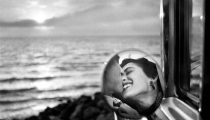 Fotografía original utilizada para la portada del libro 'Los enamoramientos'. California. 1955.