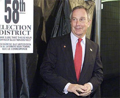 Michael Bloomberg, tras votar en su colegio electoral.