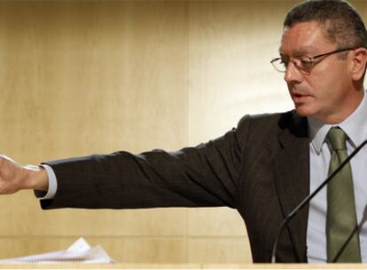 El alcalde de Madrid, Alberto Ruiz-Gallardón, en un momento de la rueda de prensa.