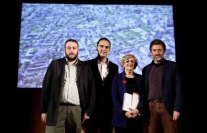 Manuela Carmena y su equipo en la presentación del proyecto Puerta Norte.