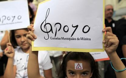 Protesta de alumnos y profesores de escuelas municipales de música.