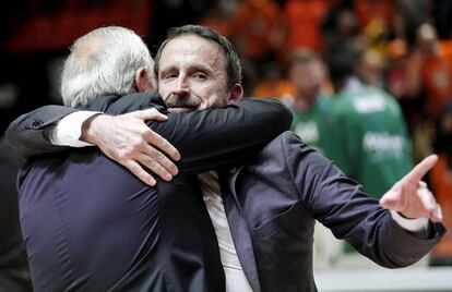 Joan Plaza celebra la victoria sobre el Valencia Basket.