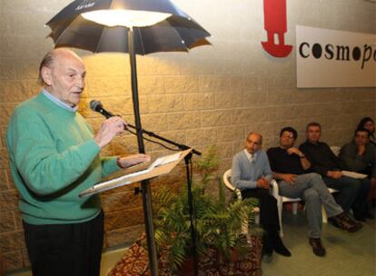 Marcos Ana recitaba sus poemas ayer en la prisión de Córdoba.