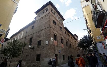 Fachada de la iglesia de las Trinitarias en la calle Lope de Vega.