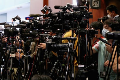 Periodistas en el Consejo Legislativo de Hong Kong, el pasado. 26 de febrero.