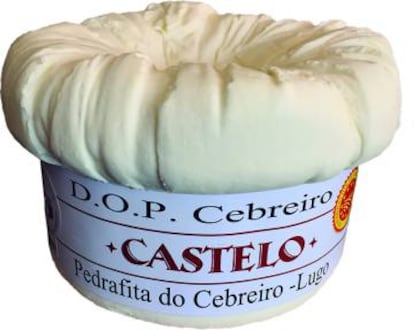 Queso de Cebreiro elaborado en la fábrica de Castelo de Brañas, en Pedrafita do Cebreiro (Lugo).