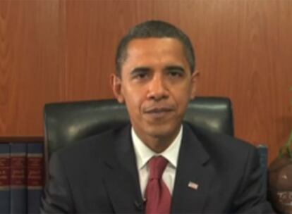El presidente electo, Barack Obama, habla sobre la crisis económica durante su mensaje radiofónico, colgado en su página web.