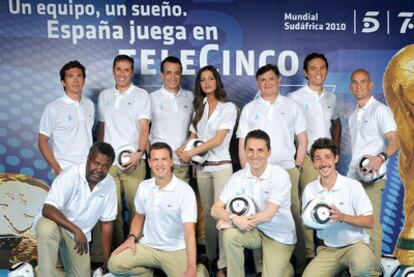 Arriba, de izquierda a derecha, Guillermo Amor, Paco González, J. J. Santos, Sara Carbonero, José Antonio Camacho, Marco Rocha y Ramón Fuentes. Abajo, Paco Zamora, Luis Arconada, David Ibáñez y Jesús Labanderia.