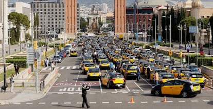 Concentración taxistas en Barcelona este jueves.