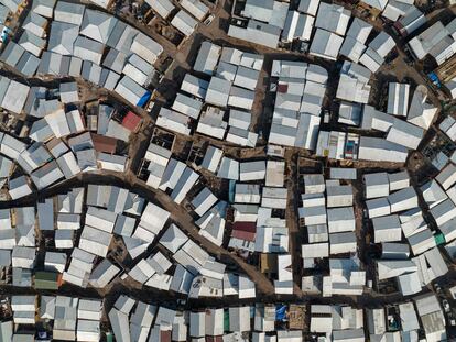 Vista aérea del barrio chabolista de Maipu, en Santiago, el 9 de mayo de 2022.