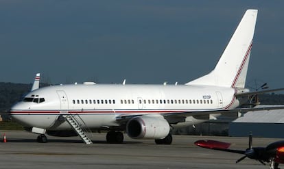 Un Boeing 737 con matrícula N313P en el aeropuerto de Palma de Mallorca el 23 de enero de 2004.