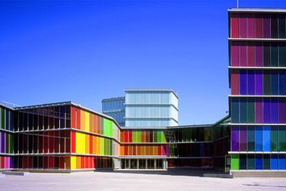 Fachada del Musac en León, realizado por Luis Moreno Mansilla y Emilio Tuñón.

Perspectiva axonométrica del edificio.