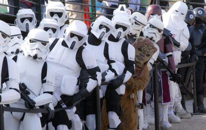 Los disfraces de personajes de la saga de 'La guerra de las galaxias' son solo una parte de esta gran máquina de 'merchandising'.