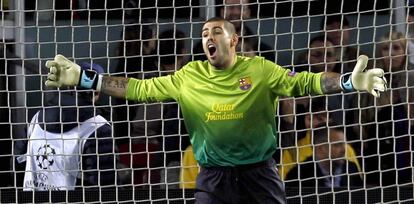 Víctor Valdés, durante el partido.