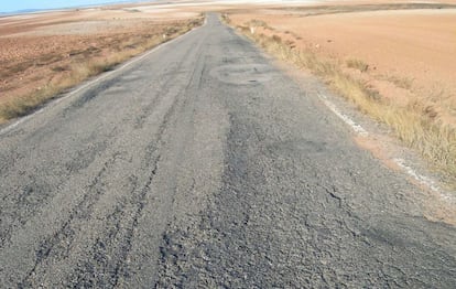 Tramo de la A1307, una de las vías a rehabilitar.