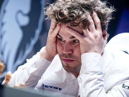 Carlsen, este lunes, durante la última partida del Freestyle Grand Chess Tour de París