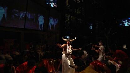 Una función en el Teatro Oficina.