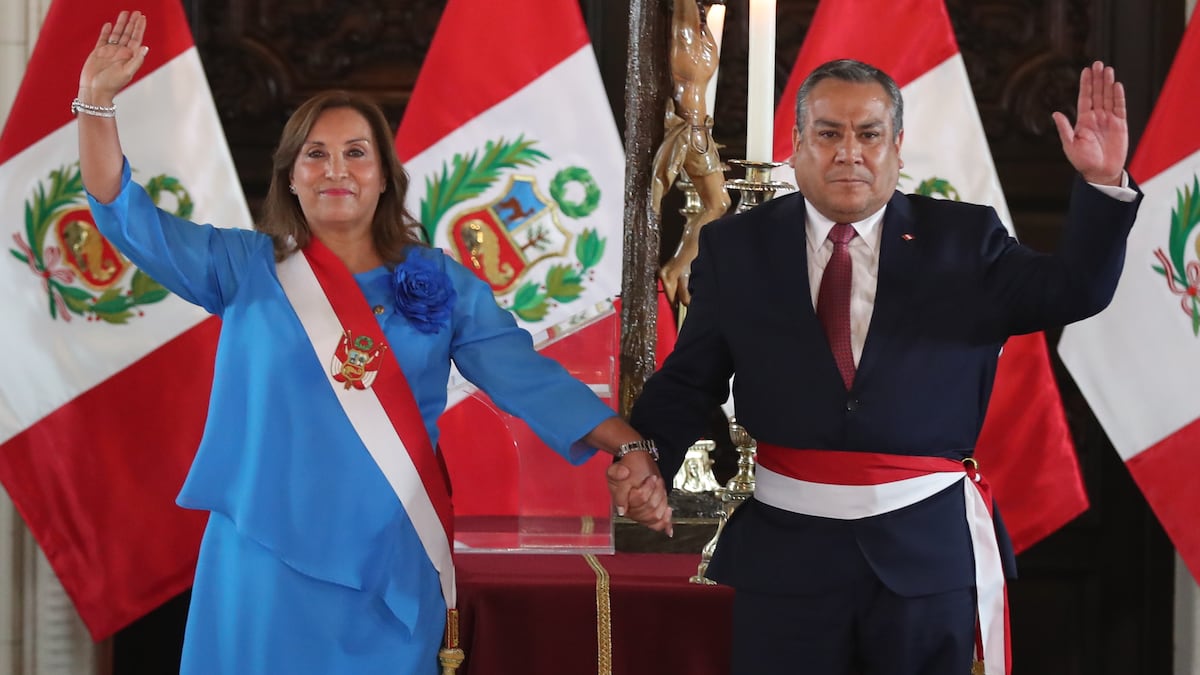 El primer ministro de Perú renuncia para
