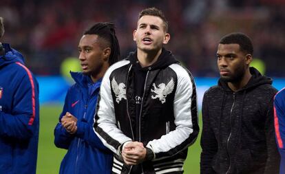 Lucas Hernández, durante el homenaje a Gabi al término del partido entre el Atlético y el Espanyol.