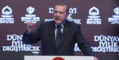 O presidente turco, Recep Tayyip Erdogan, durante discurso em Istambul neste domingo.