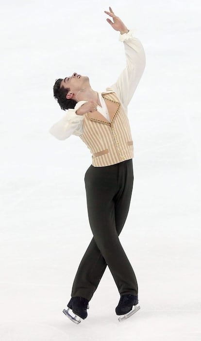 Antes de este triunfo en el Mundial, Javier Fernández había logrado ya grandes triunfos para el patinaje español: cuarto en los Juegos Olímpicos, dos bronces mundiales y tres oros en los Europeos consecutivos