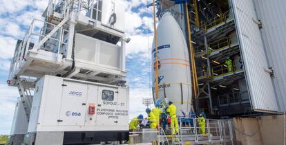 Preparativos para el lanzamiento del satélite español Seosat-Ingenio en el Puerto Espacial de Kurú, Guayana Francesa (Francia). 