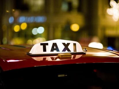 Taxi, Union Square, 2007. Foto con licencia Creative Commons 2.0. https://www.flickr.com/photos/thomashawk/