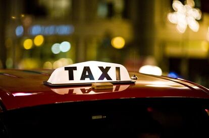 Taxi, Union Square, 2007. Foto con licencia Creative Commons 2.0. https://www.flickr.com/photos/thomashawk/