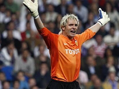 Santiago Cañizares, en el partido ante el Real Madrid de la temporada pasada