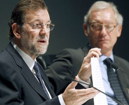 Mariano Rajoy, junto al presidente del Instituto de la Empresa Familiar Isak Andic.