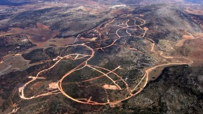 Vista a&eacute;rea de Los Merinos en la que se aprecia la urbanizaci&oacute;n del terreno.