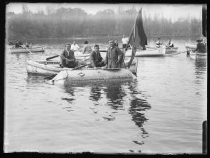 Pruebas del submarino de Adrián Álvarez en la Casa de Campo en 1932.