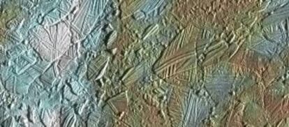 Fotograf&iacute;a de la superficie de Europa, una de las lunas de J&uacute;piter, tomada por la sonda espacial &#039; Galileo&#039;.