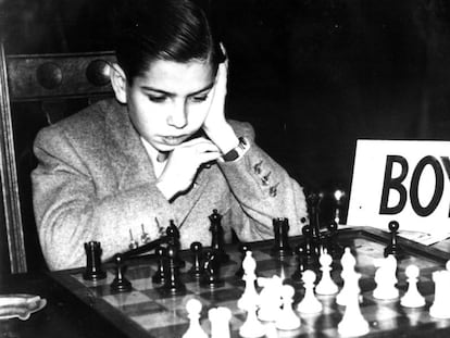 Arturo Pomar, con 14 años, en un torneo de ajedrez en Londres.