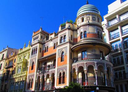 Edificio La Adriática, sede del Grupo Abu.