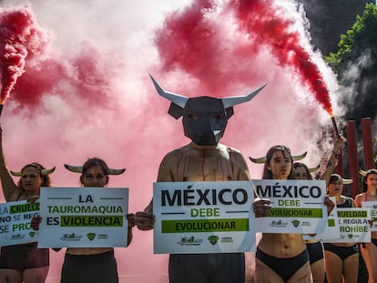 Una manifestación en contra de las corridas de toros, en Ciudad de México, en una imagen de archivo.