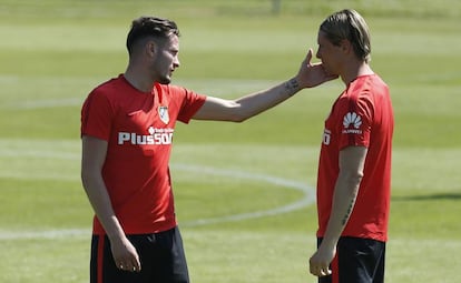 Sa&uacute;l y Fernando Torres en el entrenamiento del Atl&eacute;tico en Las Rozas.