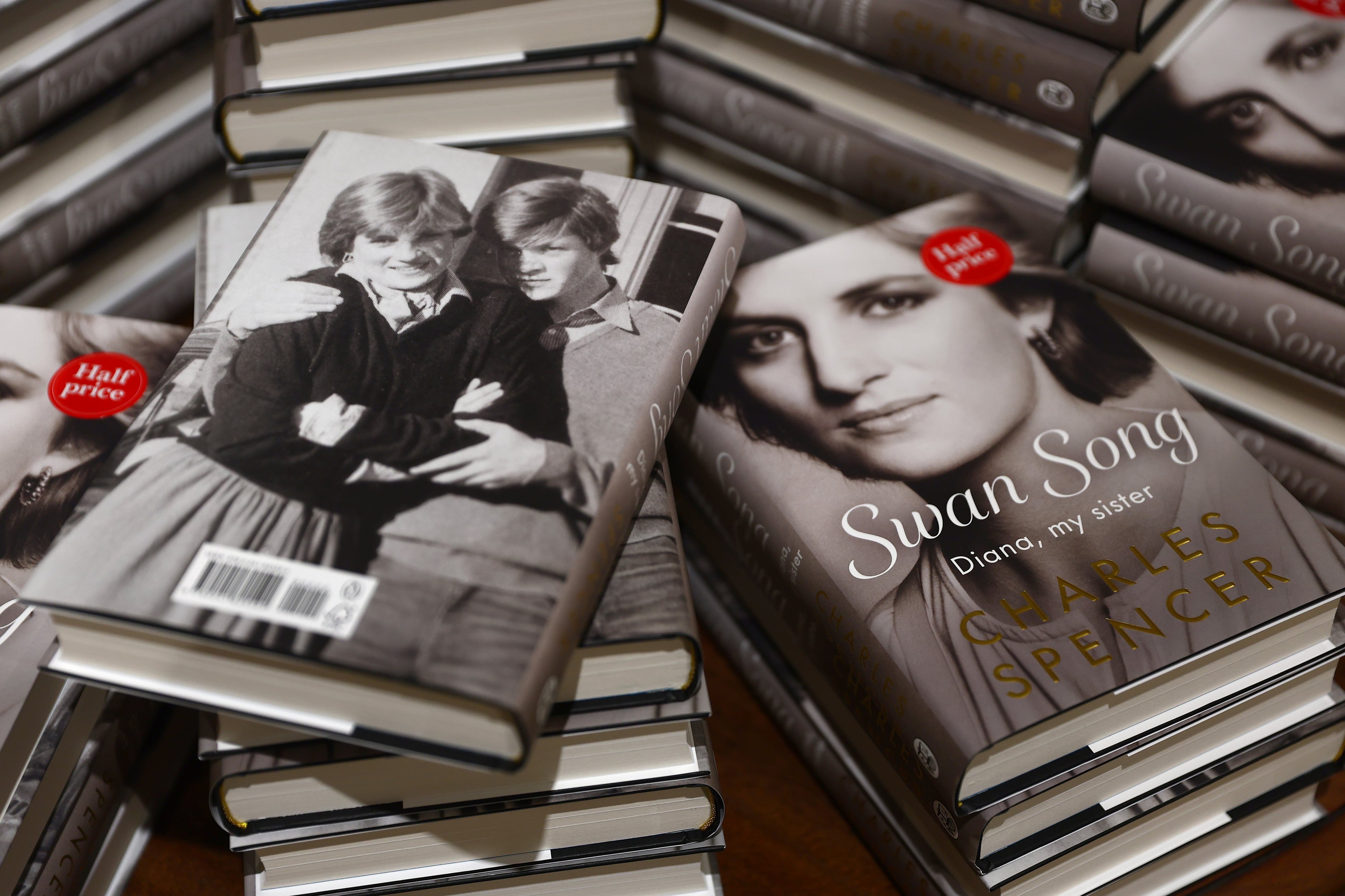 Revelaciones de una lectura pausada del libro de Charles Spencer sobre Diana de Gales: humillaciones, los desplantes de Carlos III y un romance secreto de la reina Isabel