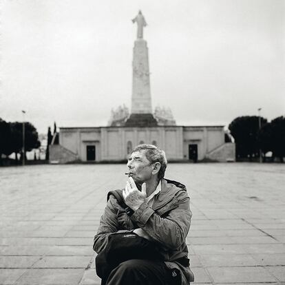 España profunda. Cristóbal Hara (Madrid, 1946) fue uno de los seguidores de la estela del colectivo AFAL junto a otros contemporáneos como Cristina García Rodero y Koldo Chamorro. Los trabajos de Hara retrataron en los ochenta la España más ancestral.