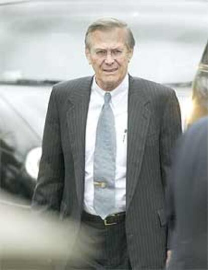 El secretario de Defensa de EE UU, Donald Rumsfeld, ayer en la Casa Blanca.